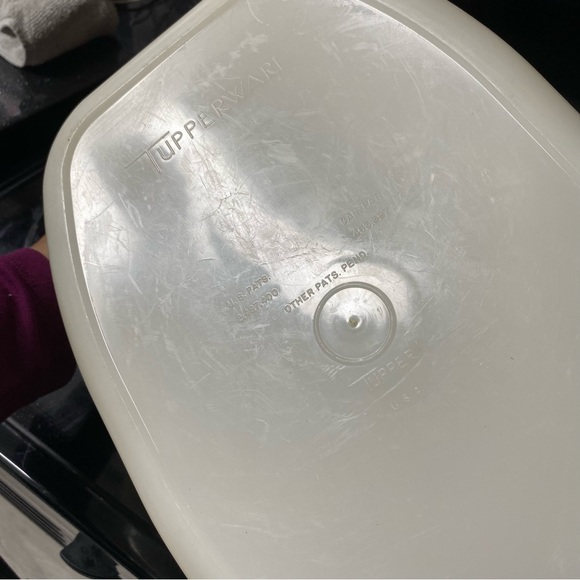 Tupperware Keeper - Picture 4 of 6